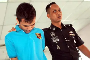 SEBAR KOMEN JELIK: Muhammad Isyraf tidak mengaku salah di mahkamah dan dibenarkan ikat jamin RM4,000. - Foto NSTP