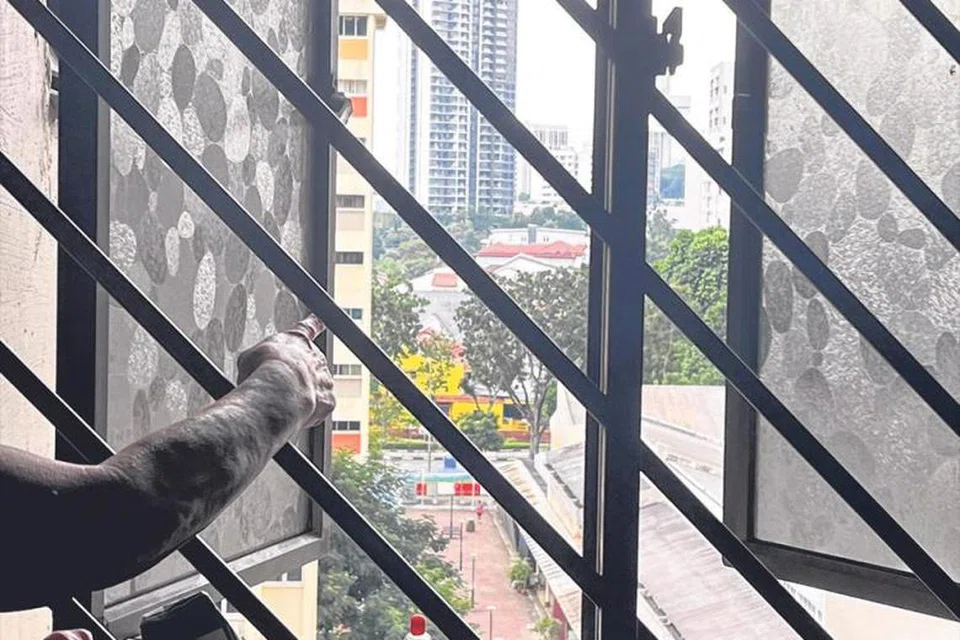 Bunyi batuk seakan ‘menyalak’ ganggu penduduk blok di Clementi West.
