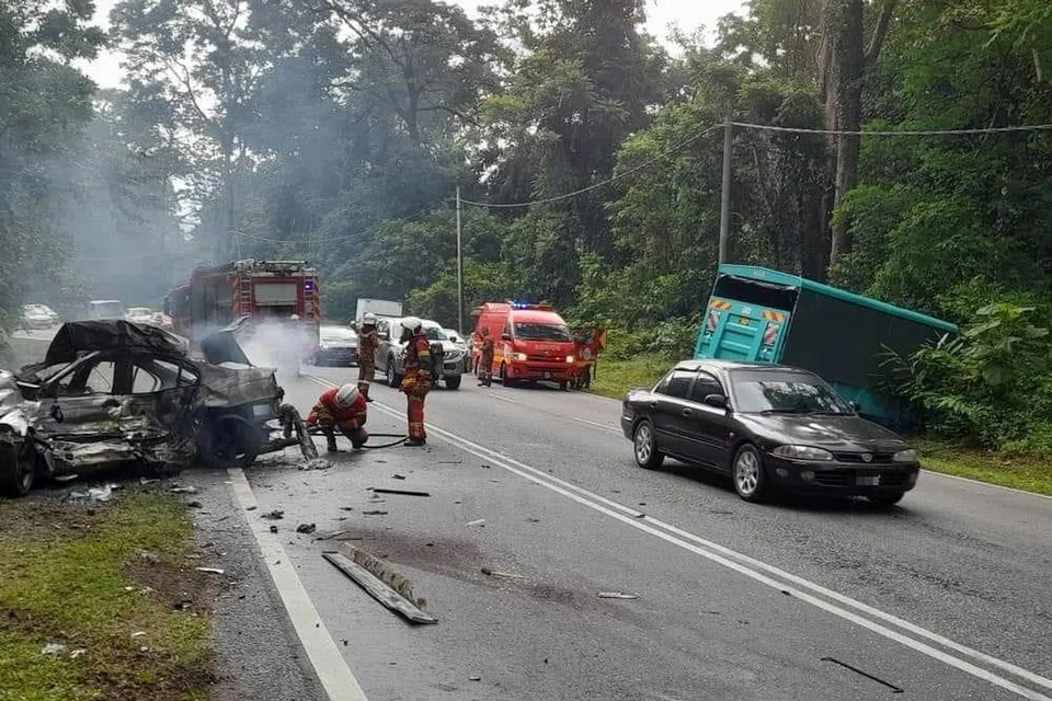 Kejadian kemalangan yang mengorbankan pasangan suami isteri, Allahyarhamah Noor Azeana Azreen Hasmadi, 32 tahun dan Allahyarham Abdul Halim Mat Rani, 34 tahun, di Jalan Bukit Mantin menghala ke Seremban, Negeri Sembilan, pada pagi 8 April.
