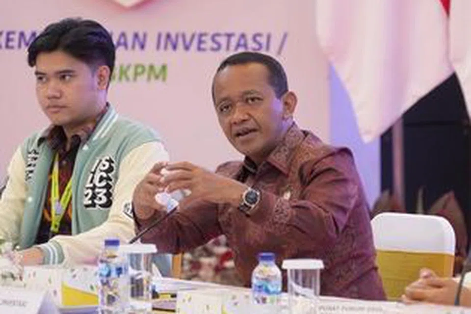 DIMINTA IKUT PERATURAN: Menteri Pelaburan Indonesia, Encik Bahlil Lahadalia, berkata aplikasi perkongsian video termasuk Tiktok akan ditunjukkan pintu keluar jika ia tidak mengikut peraturan.