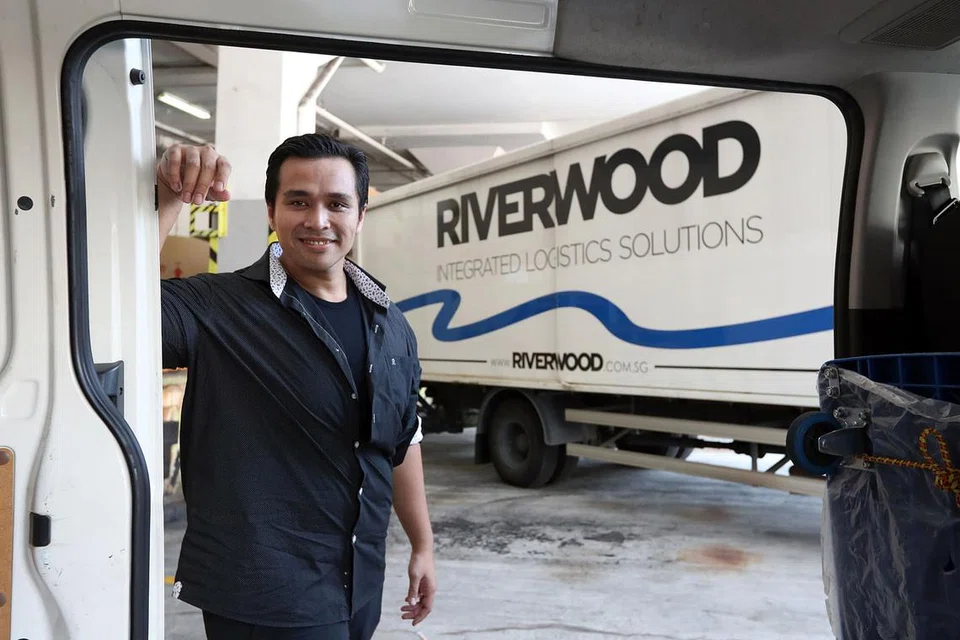 USAHAWAN MUDA DALAM EKONOMI BARU: Kisah Encik Syafiq membangunkan perniagaannya sehingga mendapat kontrak dari gergasi dagangan elektronik Amerika, Amazon, dikongsi oleh PM Lee dalam ucapan Bahasa Melayunya semalam. - Foto MCI