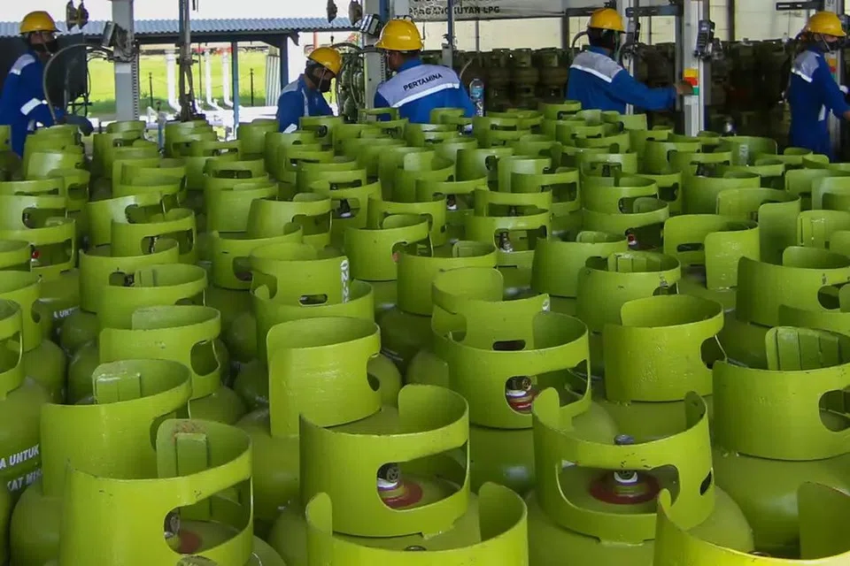 Pemerintah Indonesia menyalurkan subsidi bahan api meliputi 7.16 juta kiloliter, dengan subsidi LPG 3 kilogram berjumlah 3.36 juta kiloliter.