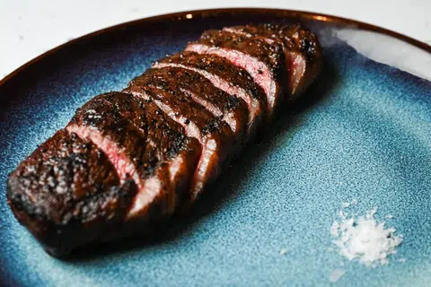 Stik ‘Dry Aged F1 Wagyu MS4/5 Picahas’, $55, salah satu hidangan yang disajikan di The Butcher’s Table. 