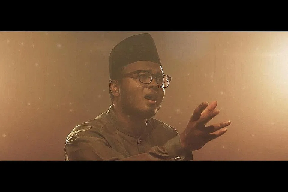 GABUNG TENAGA: Sufi Jamal berasa besar hati dengan kerjasama yang diberikan oleh Ramli Sarip. - Foto INTEAM DIGITAL/YOUTUBE 