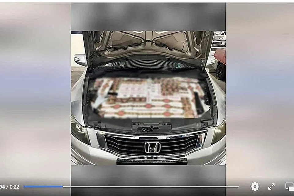PATAHKAN USAHA MENYELUDUP: Rokok tidak dibayar cukai telah ditemui antaranya di kawasan bonet kereta Honda di Pusat Pemeriksaan Woodlands pada April. - Foto FACEBOOK ICA