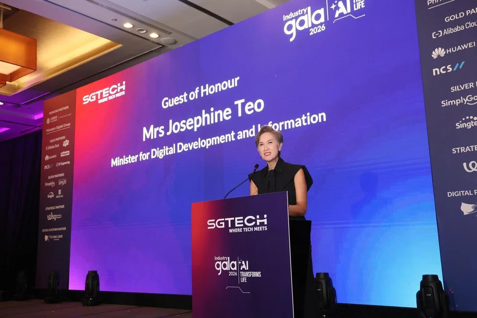 Menteri Penerangan dan Pembangunan Digital merangkap Menteri Bertanggungjawab bagi Keselamatan Siber dan Negara Bijak, Cik Josephine Teo, mengumumkan pemerintah antara lain akan mendapatkan maklum balas daripada tenaga kerja dalam sektor teknologi sebagai sebahagian usaha menyokong karyawan teknologi.