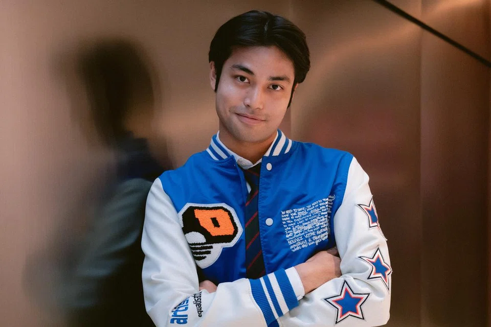 Areef Amran, Mitos Cinta Akira