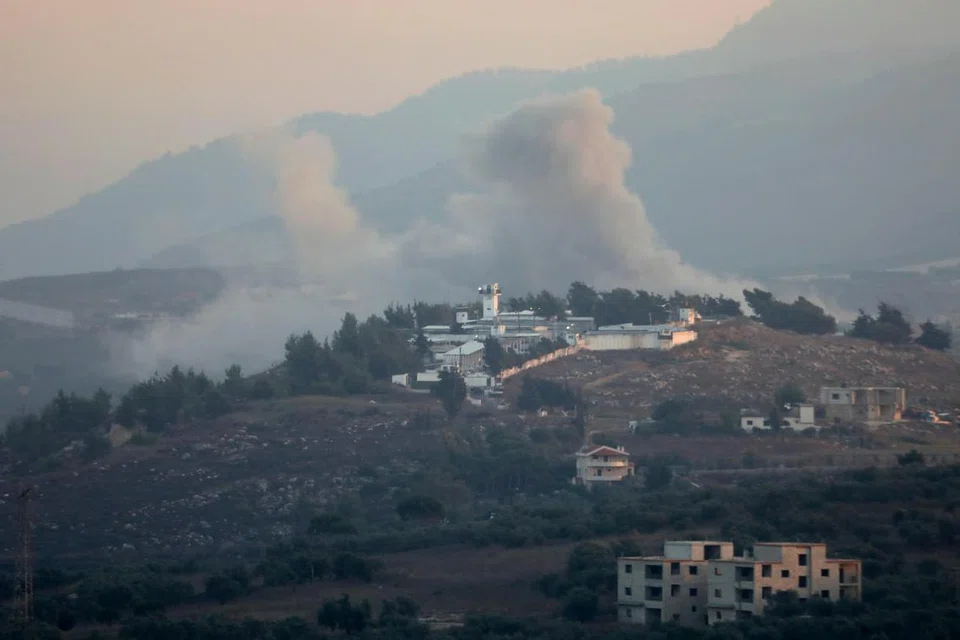 Asap tebal dapat dilihat di ruang udara kawasan Marjayoun, dekat sempadan Israel, pada 24 September, di tengah-tengah ketegangan rentas sempadan yang berterusan antara Hezbollah dengan Israel.