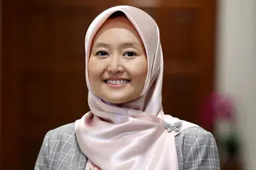 CIK RAHAYU MAHZAM, SETIAUSAHA PARLIMEN KANAN (KESIHATAN MERANGKAP UNDANG-UNDANG)