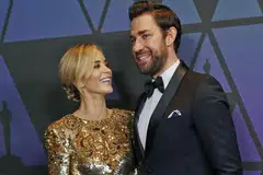 GEMBIRA ISTERI BERI SOKONGAN: Pengarah filem 'A Quiet Place', John Krasinski, teruja isterinya, pelakon Emily Blunt, menawarkan diri untuk berlakon dalam filem itu sedangkan beliau awalnya tidak memikirkan demikian. - Foto REUTERS