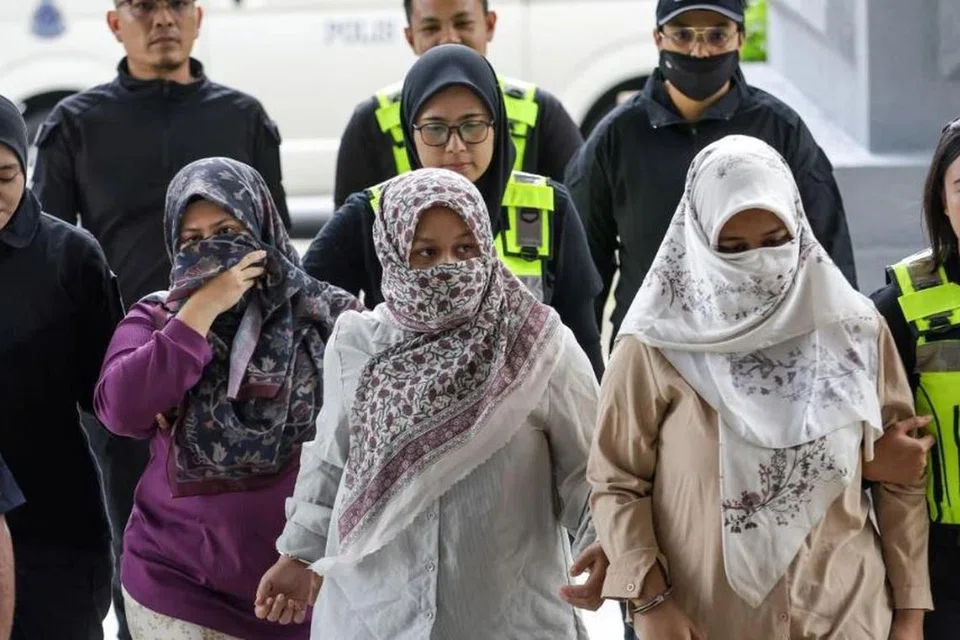 Tiga wanita termasuk ibu kepada seorang kanak-kanak lelaki berusia tiga tahun masing-masing dijatuhi hukuman penjara 14 hari dan denda RM10,000 oleh Mahkamah Seksyen Kuala Lumpur, selepas mengaku salah atas tuduhan mendera, mencederakan dan menganiaya kanak-kanak terbabit.