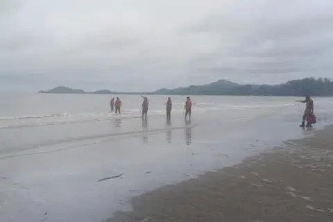 Kejadian yang berlaku kira-kira 2.37 petang pada 7 April lalu itu melibatkan tiga mangsa lelaki dewasa, kata Jabatan Bomba dan Penyelamat tempatan.
