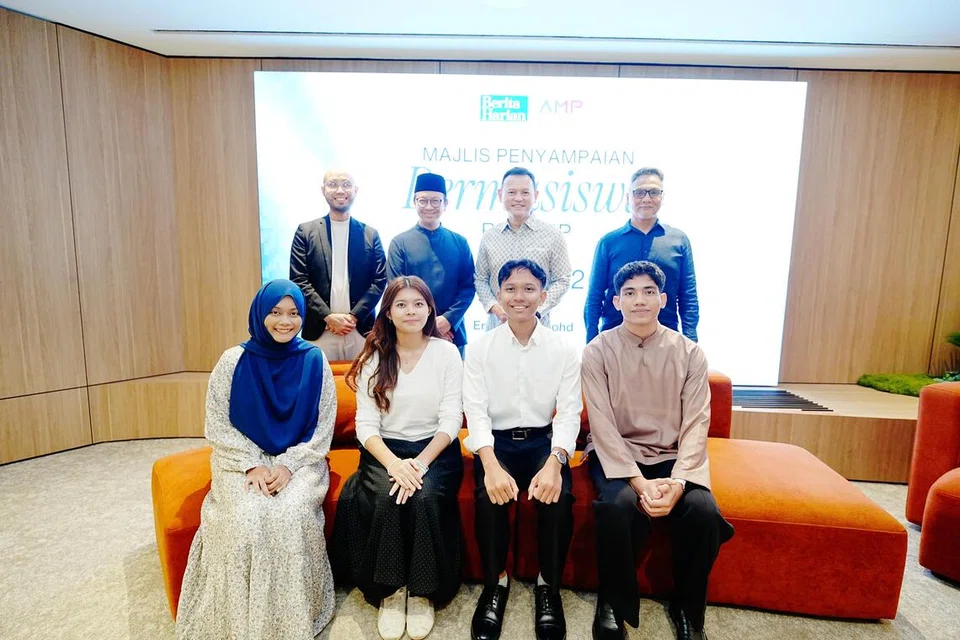 dermasiswa BH-AMP, pelajar Melayu Islam, bantuan pendidikan media