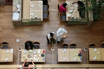 EnterpriseSG, perniagaan F&B, kurangi kos, ekonomi