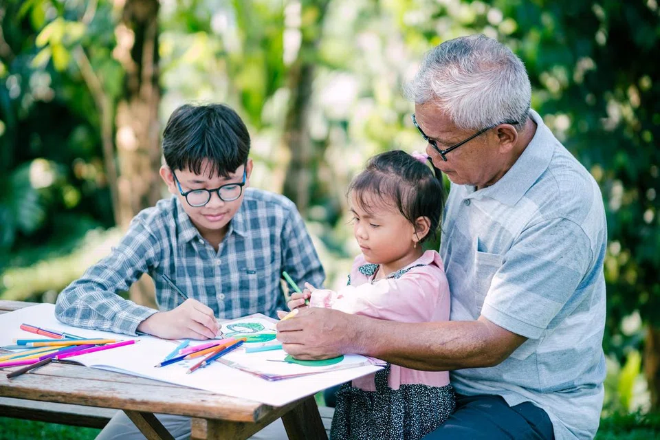 Penulis menghargai ibu bapa, adik-beradik dan mentua yang bersedia menyokong beliau dan suami dalam menjaga anak-anak mereka.