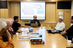 Pengkaji bahasa dan sastera Melayu, Dr Mohamed Pitchay Gani Mohamed Abdul Aziz, menyampaikan Ceramah Anjung Warisan bertajuk, ‘Menyusuri Humiliti Intelektual Dalam Persuratan Melayu Singapura: Renungan Buat Suratman Markasan’ pada 9 Mac. 