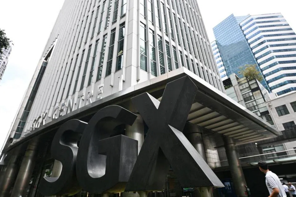 Saham bank antara yang paling merosot dalam penanda aras ekuiti utama di seluruh Asia.