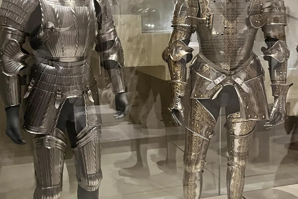 Baju zirah di Muzium Wien.
