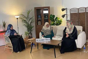 BINCANG ISU: 'The Alamak Stories' terbitan Pergas akan menampilkan (dari kanan) Ustazah Nadia Hanim Abdul Rahman dan Ustazah Kalthom Muhammad Isa dengan Ustazah Zahratur Rofiqah Mochamad Sandisi selaku pengacara. - Foto PERGAS