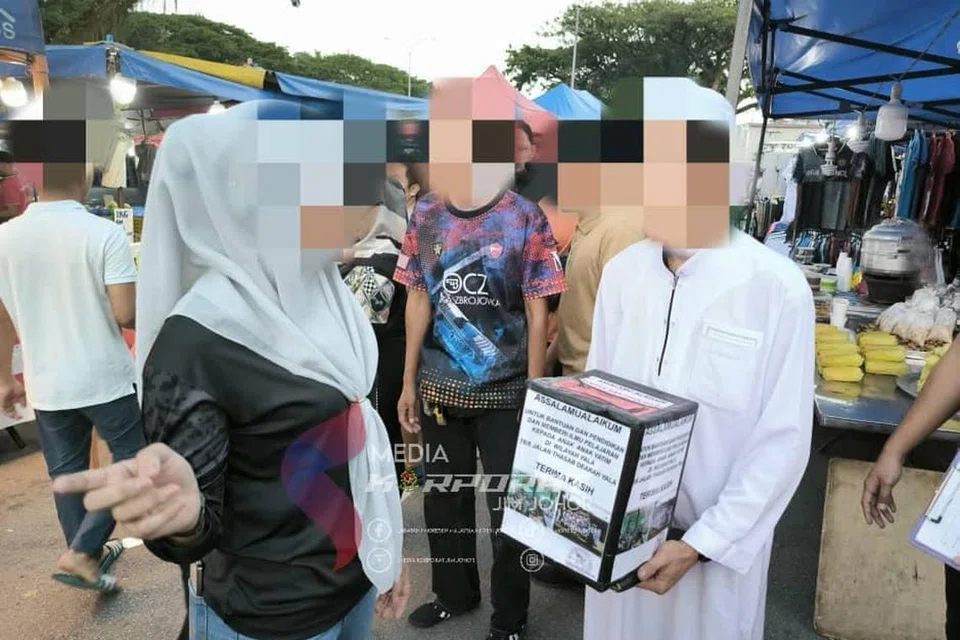 Pengutip derma yang ditahan Jabatan Imigresen Malaysia Johor di pasar malam di Gelang Patah memberi alasan melakukannya untuk kerja kebajikan di pusat tahfiz dan madrasah.