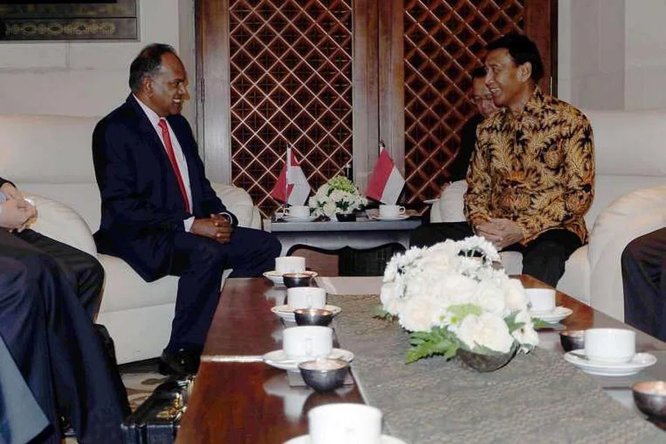 Encik Shanmugam bertemu Menteri Penyelaras Politik, Hukum dan Keamanan Indonesia, Jeneral Wiranto, di Bali pada Rabu (10 Ogos). Jeneral Wiranto berkata para pegawai bersetuju mengenai kepentingan usaha-usaha pencegahan rentas sempadan, dengan menambah "jika kita tidak bekerjasama, kita akan dikalahkan oleh rangkaian keganasan".