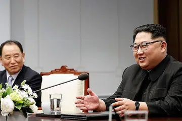 HAPUS SENJATA NUKLEAR: Program senjata nuklear Korea Utara menjadi faktor utama kepada hubungan tegang antara Washington dengan Pyongyang, selain menyaksikan pelbagai sekatan ekonomi yang dikenakan oleh Pertubuhan Bangsa-Bangsa Bersatu terhadap negara tersebut. - Foto REUTERS
