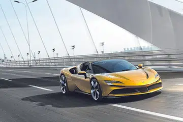 KERETA BARU: Penutur boleh menggunakan 'baru' seperti "Saya tidak beli kereta terpakai. Saya beli Ferrari baru ini". 