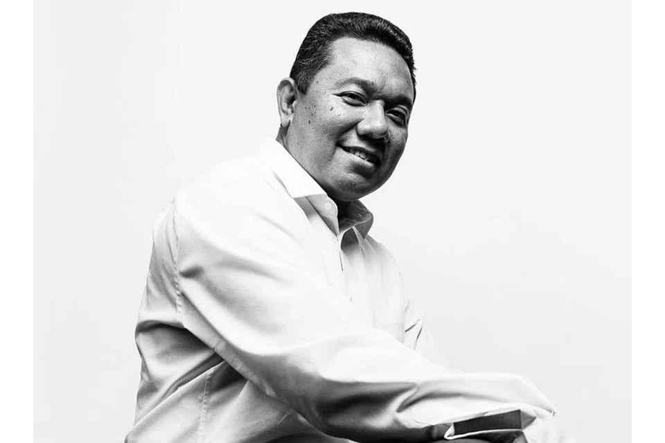 SAMA MENYUMBANG: Antara "tulang belakang" operasi BH ialah Cik Hasleen Bachik dan Cik Suhana A. Samat; Penolong Kepada Editor, Encik Ismail Ali; Penolong Kepada Editor Encik Adli Yashir Kuchit; Penyunting Eksekutif Kanan, Encik Azahar Mohd; Penolong Kepada Editor, Encik Chairul Fahmy Hussaini (atas); dan Editor Bersekutu, Encik Puad Ibrahim. - Foto-foto BH oleh NURAISHAH ABDUL RAHMAN, fail
