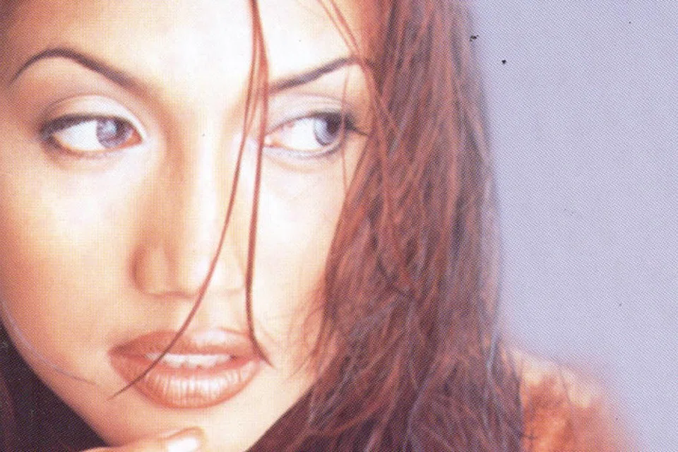 Album Ziana Zain yang kelima, ‘Ziana Zain’ (1999), pencetus trend memakai kanta lekap di dalam kulit album sehingga menjadi ikutan artis wanita yang lain. Lagu, ‘Kesuma Hati’, dalam album itu antara lagu paling sukar untuk Ziana nyanyikan.