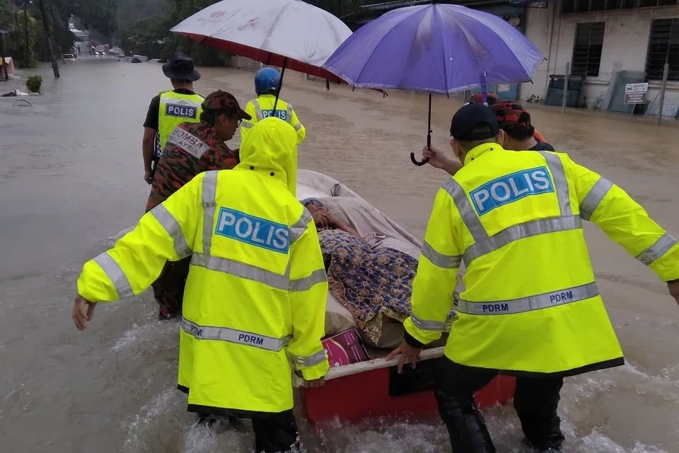 monsun timur laut
