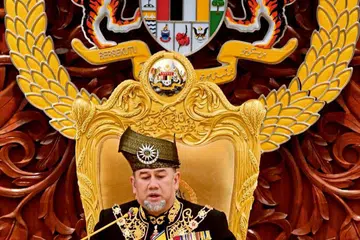 SULTAN MUHAMMAD V: Letak jawatan sebagai Agong berkuat kuasa 6 Januari 2018.