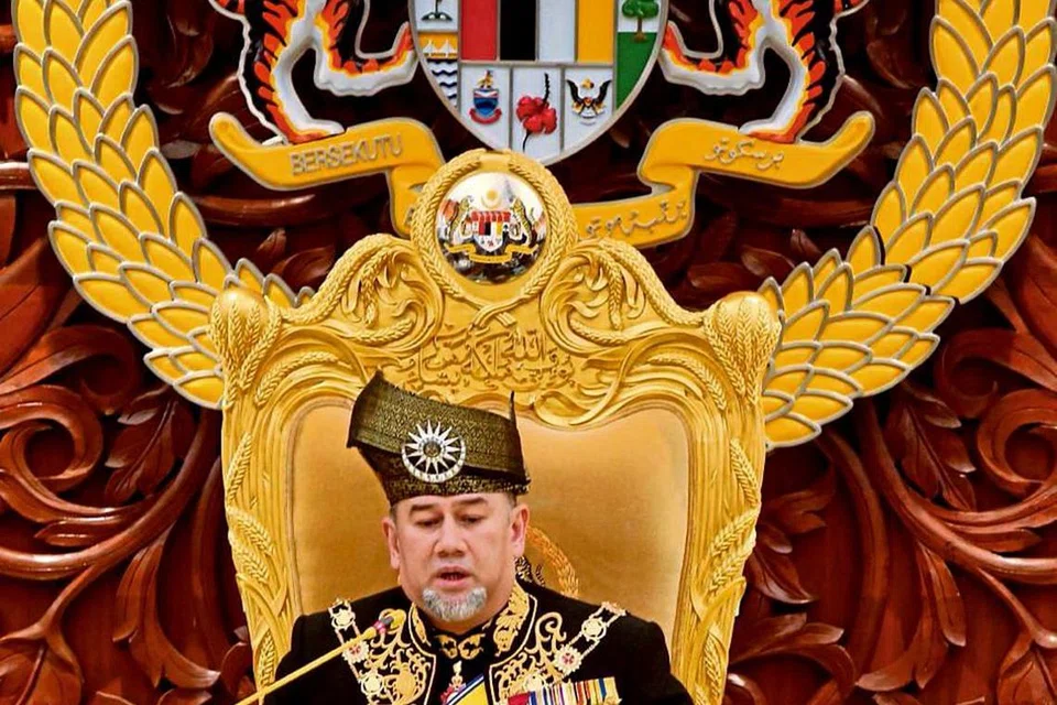 SULTAN MUHAMMAD V: Letak jawatan sebagai Agong berkuat kuasa 6 Januari 2018.