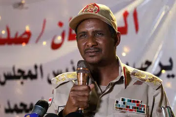 Kumpulan separa tentera Pasukan Tindakan Pantas (RSF)  RSF yang diketuai Mohamed Hamdan Daglo iaitu bekas timbalan kepada pemimpin tentera, Abdel Fattah al-Burhan, mengumumkan penubuhan pemerintahan baru.