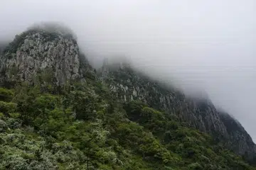 warga Singapura, diselamatkan menggunakan helikopter, Korea Selatan, gunung, tersasar memasuki kawasan larangan
