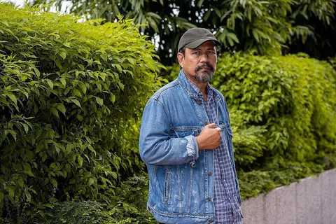 M. NASIR: Pulang ke Singapura untuk sama-sama menyempurnakan solat jenazah dan pengebumian ibunya pada Isnin pagi. - Foto fail