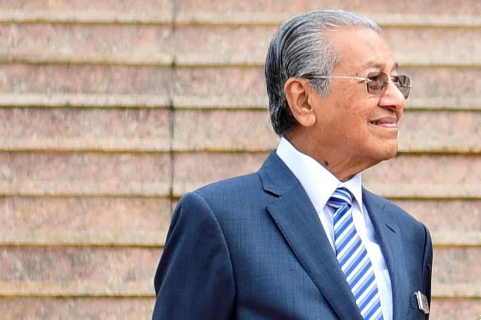 HUBUNGAN BAIK: Dr Mahathir menolak dakwaan beliau anti-China dengan mengatakan bahawa beliau mempertahankan China di platform antarabangsa pada banyak kesempatan, bahkan beliau kawan baik China. - Foto fail