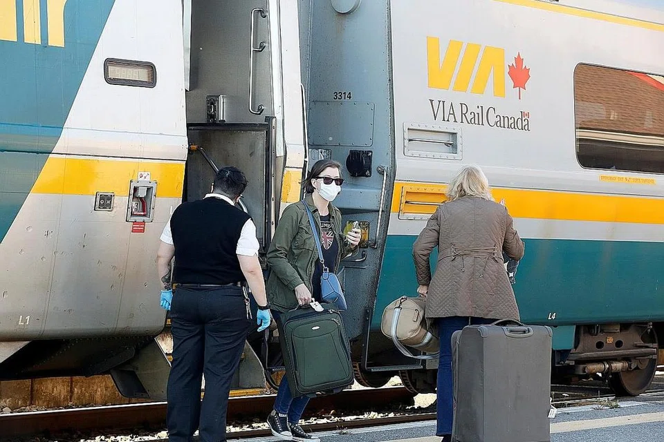 JANGKITAN BERKURANGAN: Jumlah jangkitan baru telah berkurangan tapi angka korban meningkat. - Foto REUTERS 