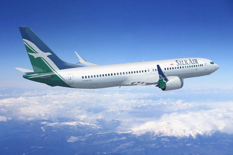 TINGKAT KHIDMAT: Syarikat penerbangan serantau Singapura, SilkAir, menawarkan dua destinasi penerbangan baru di Laos selain melancarkan kempen bagi mempertingkatkan mutu khidmatnya. - Foto SilkAir (S) Pte Ltd