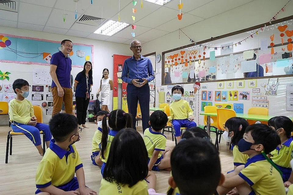 PENDIDIK BERMUTU: Encik Masagos Zulkifli Masagos Mohamad menegaskan bahawa pendidik prasekolah adalah nadi penting untuk pembangunan anak-anak. - Foto