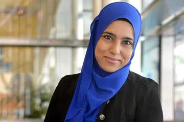REBUT PELUANG: Cik Latifah Hassan, pengamal undang-undang di Harry Elias Partnership LLP, berhasrat melanjutkan pengajian dalam bidang undang-undang keluarga di UniSIM. - Foto M.O. SALLEH