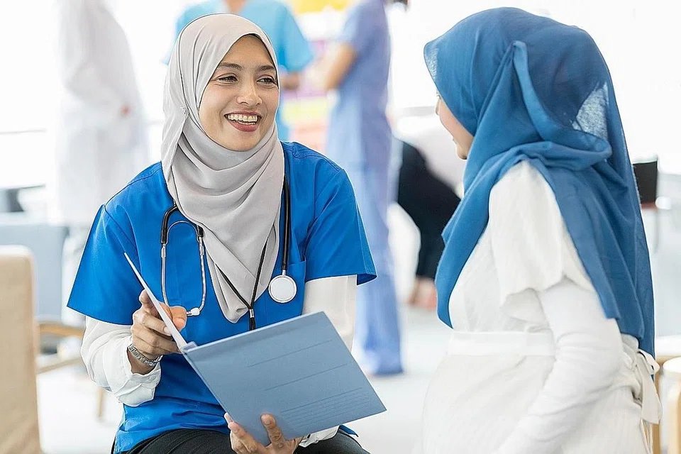 PENTING BAGI WANITA JAGA KESIHATAN SECARA MENYELURUH: Jika seorang wanita itu kurang sihat, sama ada dari segi fizikal, emosi, sosial, mental mahupun spiritual, ini akan menjejas kemampuannya menggalas tugas-tugas sehariannya. Kesemua jenis kesihatan ini ada berhubung-kait di antara satu sama lain. Justeru, amat pentinglah untuk seorang wanita menjaga kesihatannya secara menyeluruh. - Foto ISTOCKPHOTO