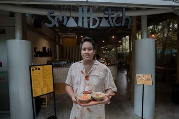 Ketua Pegawai Produk, The Black Hole Group, Encik Sufi Hassan, di sebalik konsep kafe terbaru, Small Batch, di Taman Kanak-Kanak Jacob Ballas di Kebun Bunga Singapura. 