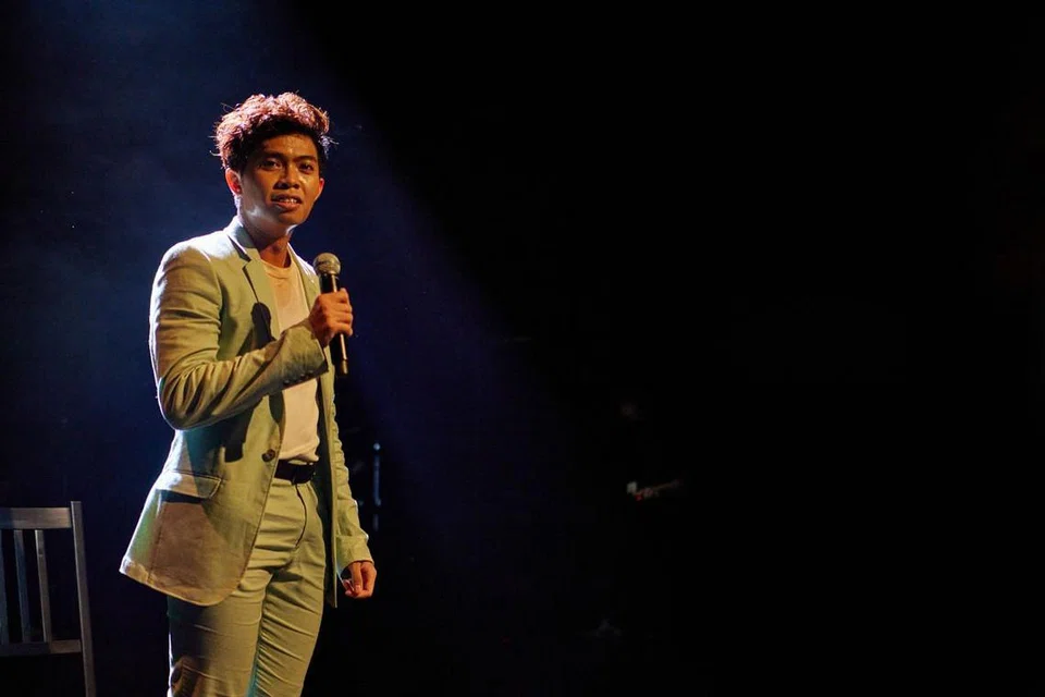 KUMPUL SEBERAPA BANYAK ILMU: Md Al-Hafiz Hosni ingin jadi anak seni yang mahir menari, menyanyi, berlakon, terlibat dalam dunia perfileman dan perniagaan fesyen bagi mengisi masa mudanya agar tidak terbuang begitu sahaja. - Foto MAKTAB SENI LASALLE