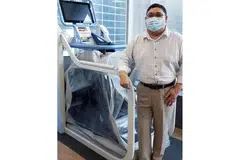 MELAKUKAN PENYESUAIAN: Encik Fairuuz berkata ramai pelanggannya masih takut dijangkiti virus jika keluar rumah. Oleh itu, beliau telah mengambil langkah-langkah tambahan termasuk mengehadkan jumlah pesakit yang menerima rawatan pada satu masa. - Foto ihsan FAIRUUZ SALEH