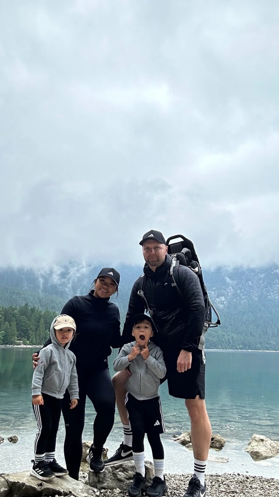 Cik Leeza Malek Frank berkunjung ke Eibsee, Jerman pada Jun 2025 bersama suaminya, Encik Mario Frank dan anak-anaknya, Mia Frank dan Matteo Frank.