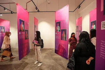 SAMA-SAMA CEMERLANG: Pameran 'Success Looks Like This' anjuran The Codette Project menonjolkan 37 wanita yang mencatat prestasi cemerlang dalam bidang teknologi, yang sebelum ini dianggap sebagai sektor yang 'dikuasai' kaum Adam. - Foto fail