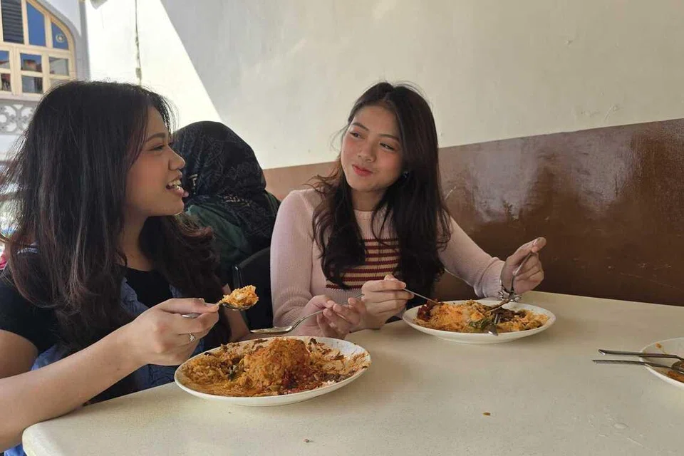 Warong Nasi Pariaman, hari, terakhir