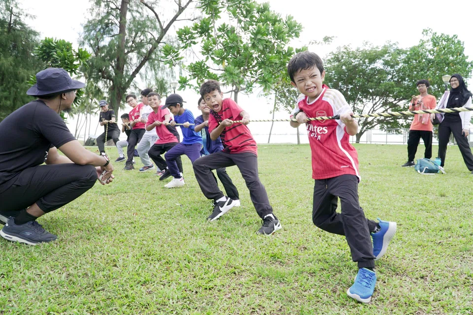 Pelajar kanak-kanak dan belia dari Kelas Asas Bimbingan Agama (KABA) seronok mengikuti kegiatan anjuran mentor belia Persatuan Muhammadiyah. 