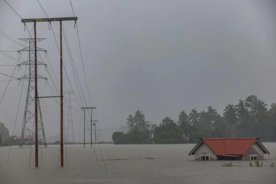 Keadaan terkini banjir di Bandar Baru Tunjung, Kota Bharu, Kelantan pada 29 November.