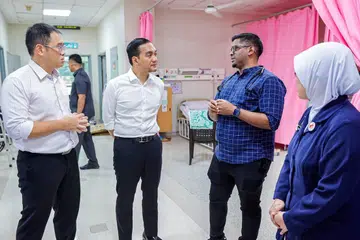 Johor, hospital, Onn Hafiz Ghazi